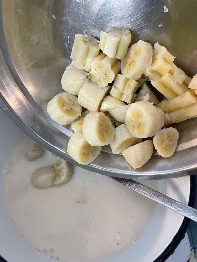 วิธีทำ กล้วยบวชชีมะพร้าวอ่อนงาคั่ว
